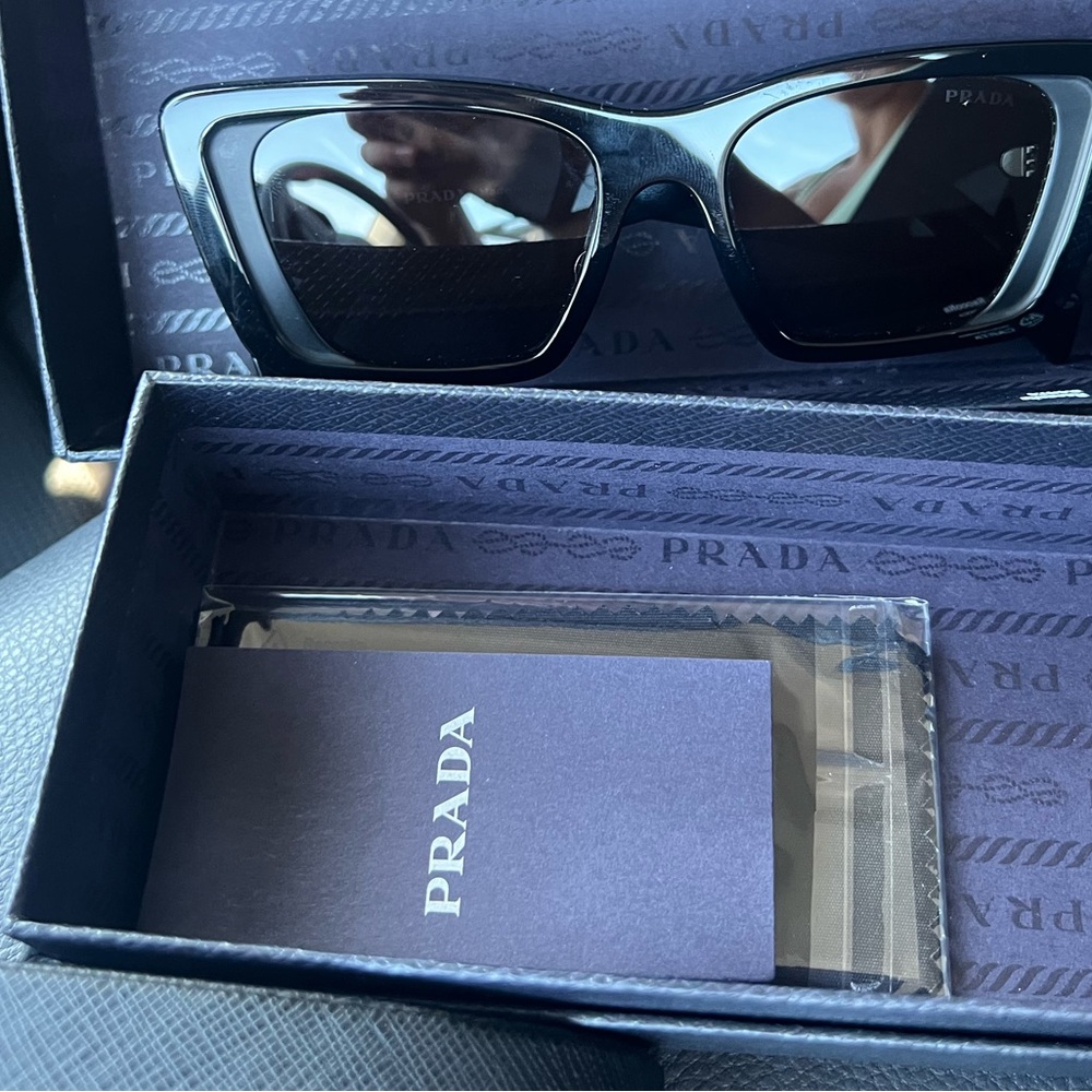 BRAND NEW PRADA SUNNIES